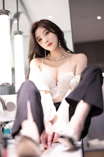 亚洲一区二区三区国产精华液