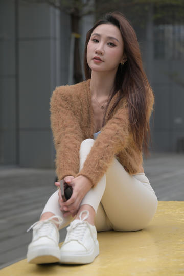 夫出差被公侵犯怀孕电影