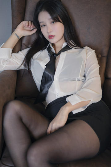 欧美美女一区二区综合在线